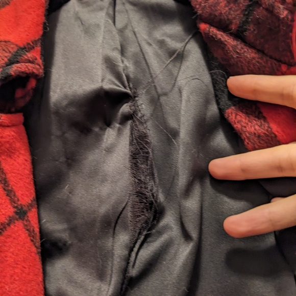 Red Plaid Winter Coat (L) - Picture 4 of 7